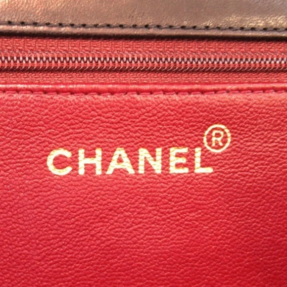 Chanel Medium Classic Single Flap Bag Leather Crossbody Bag in Good condition - Picture 6 of 11